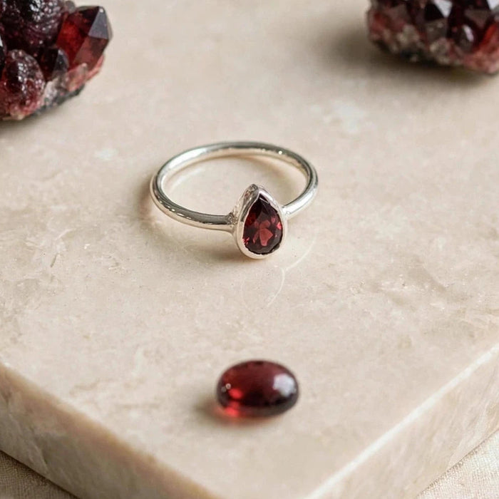 Garnet Sterling Silver Ring CJ34