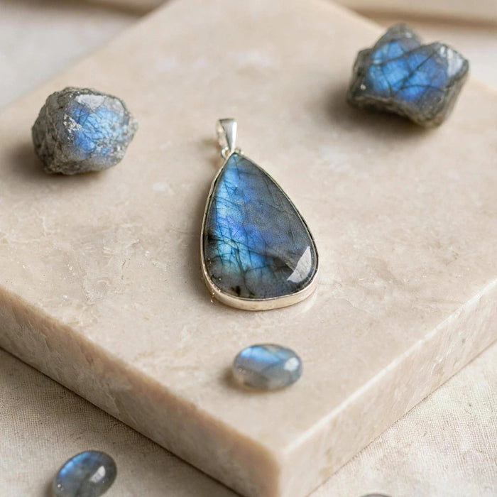 Labradorite Sterling Silver Pendant CJ19