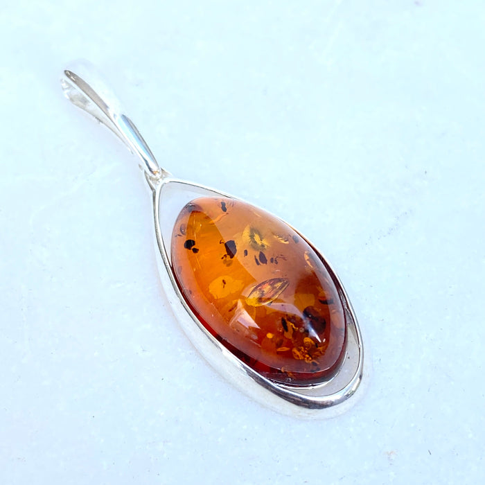 Amber Pendant AP11