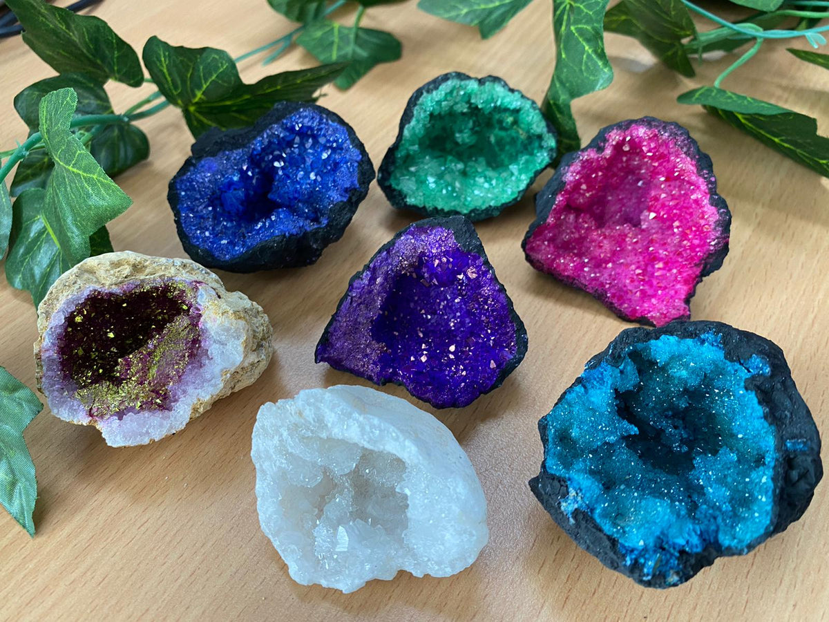 Geods Crystals Chalcedony Thunder Quartz Geodes BULK 20 — Aus Crystals