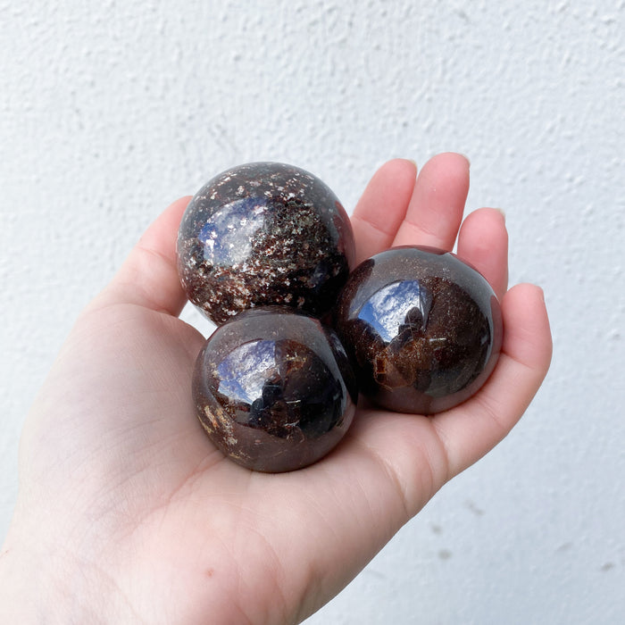 Garnet - Sphere 1pc