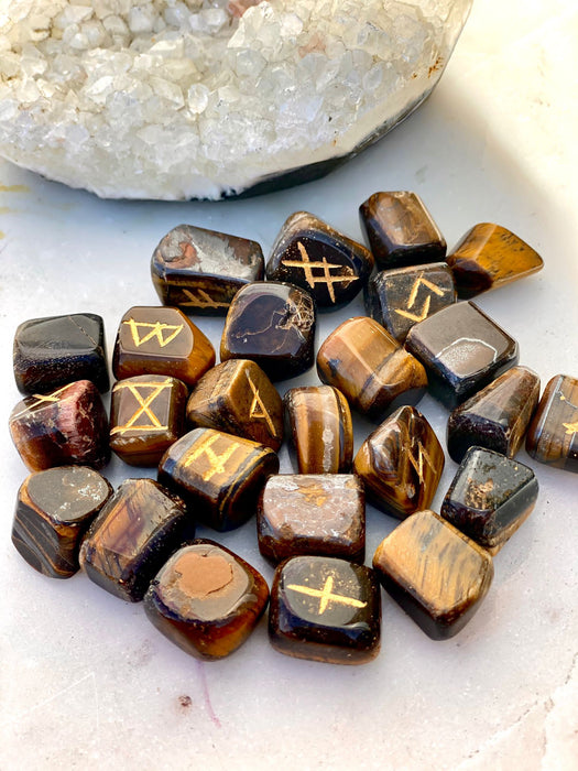 Tigers Eye Runes Set