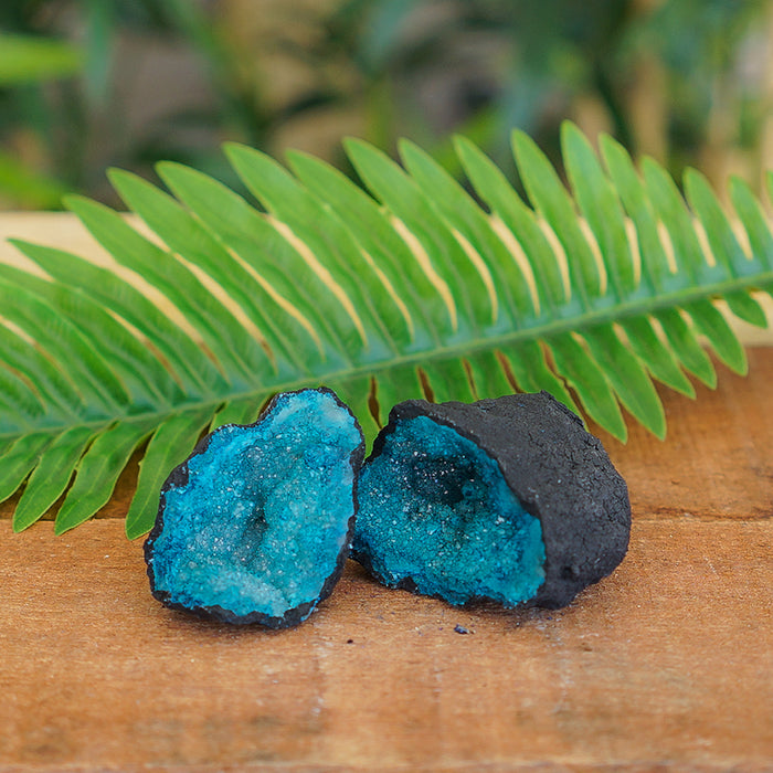 Quartz Thunder Geode - Teal Small