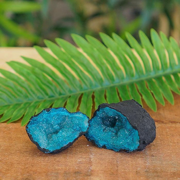 Quartz Thunder Geode - Teal Small
