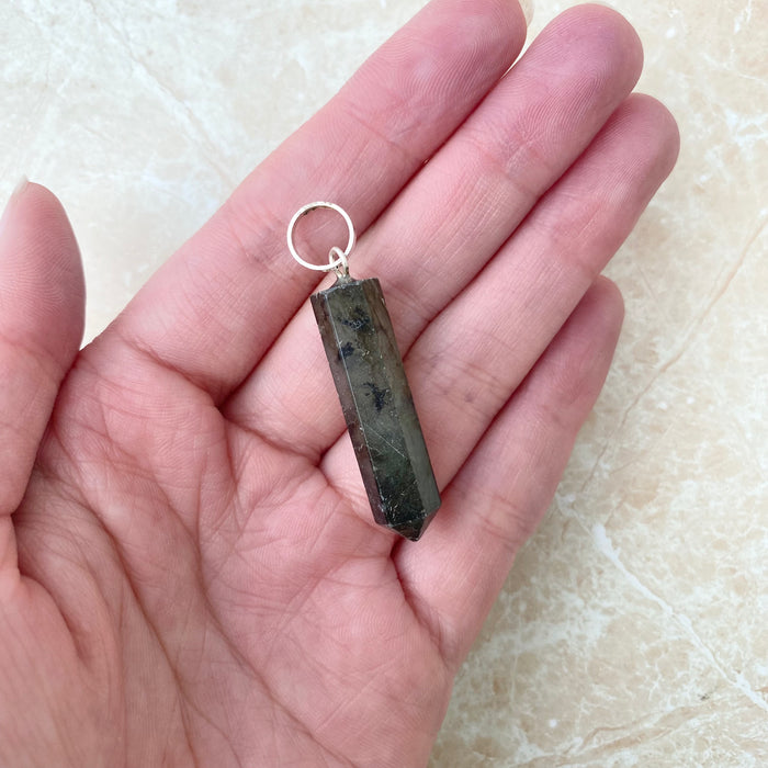 Labradorite Point Pendant - 1pc