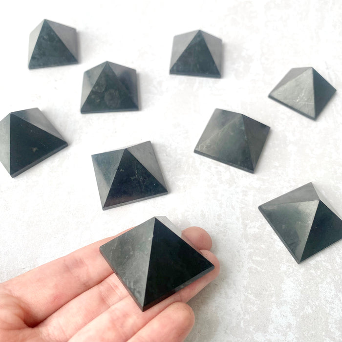 Shungite Pyramid 3cm - 1pc