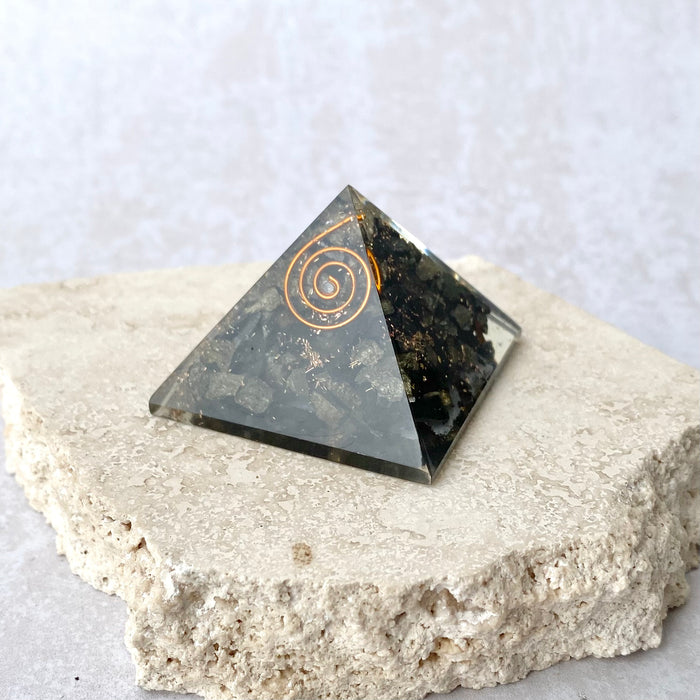 Orgonite Pyramid 4cm- Pyrite