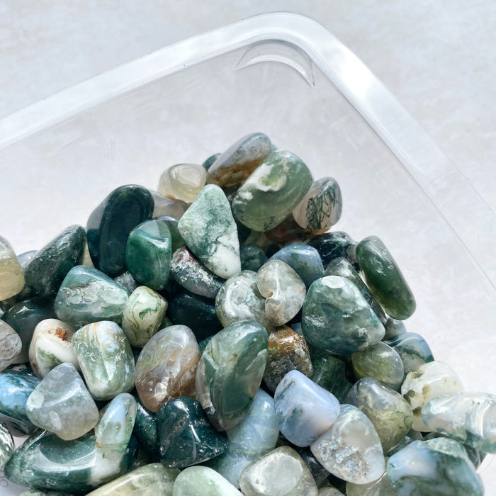 Moss Agate Chips Rounded Large 200g