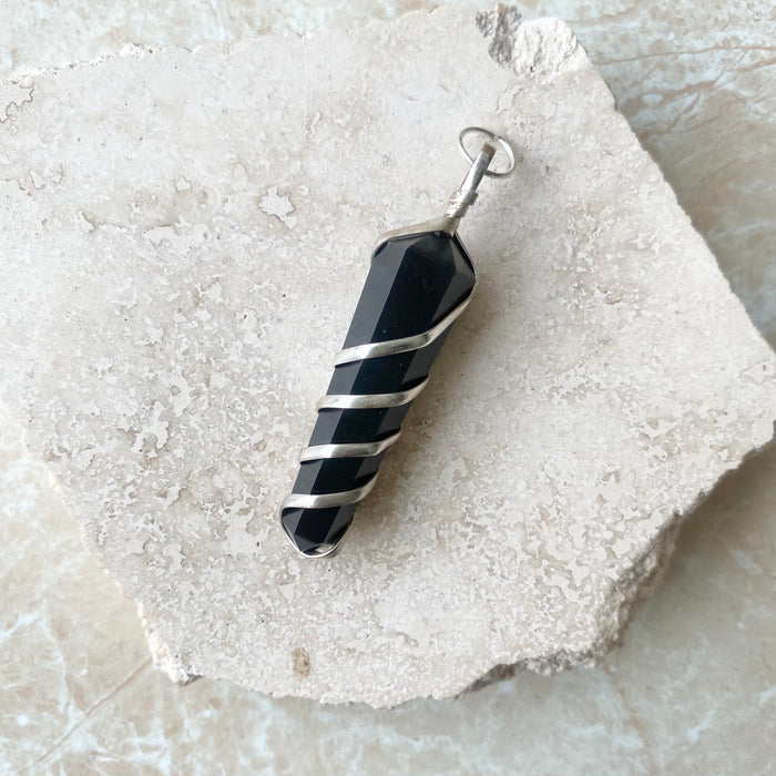 Black Onyx Spiral Pendant - 1pc